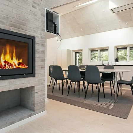 14 Person In Holiday home
